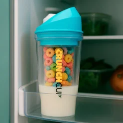 CrunchCup Original Tragbarer Müslibecher To Go 260 + 250 ml | Blau