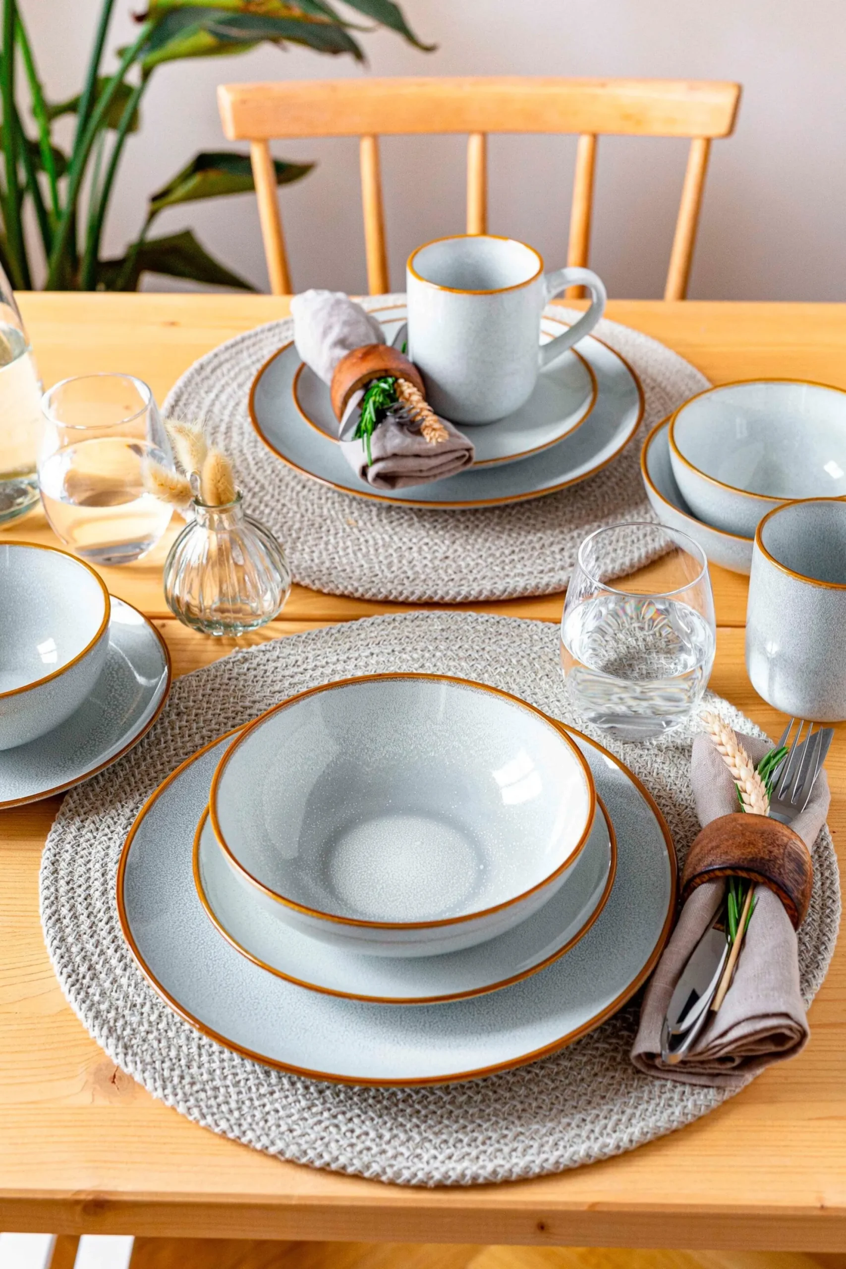 Geschirrset, Steinzeug Mabella 4 x Speisteller, 4 x Suppenteller, 4 x Dessertteller, 4 x Müslischüssel, 4 x Kaffeebecher