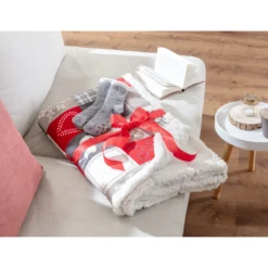 Premium-Kuscheldecke "Polar", 170x130 cm mit Kuschelsocken