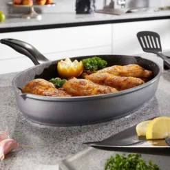 STONELINE Fisch- und Schnitzelpfanne Oval 35x24 cm | mit Deckel