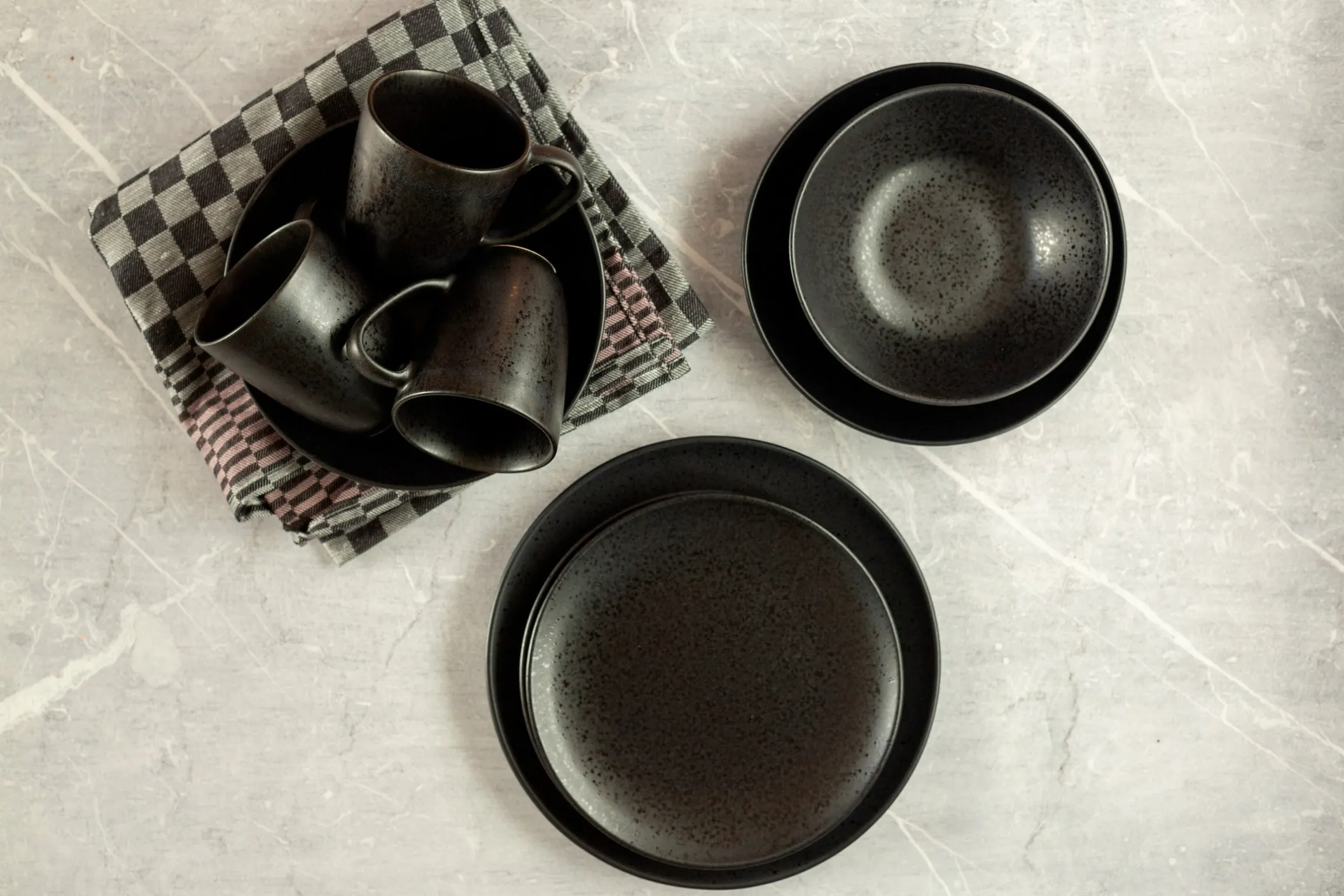 Teller Set, Steinzeug Essential