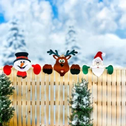 Weihnachtsdeko für den Gartenzaun Schneemann